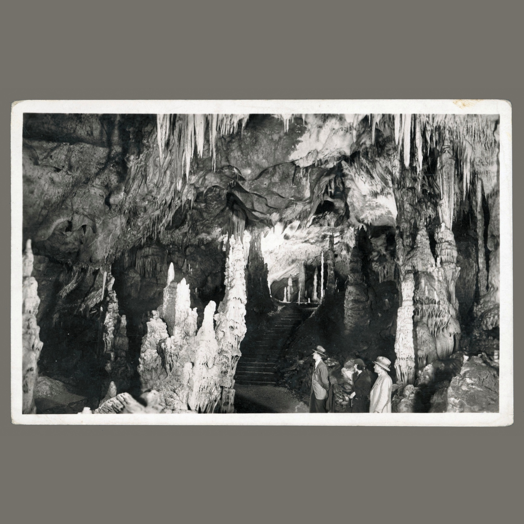 1936 Czechoslovakia - Domica Jsakyna postal agency postmark on postcard - Image 2